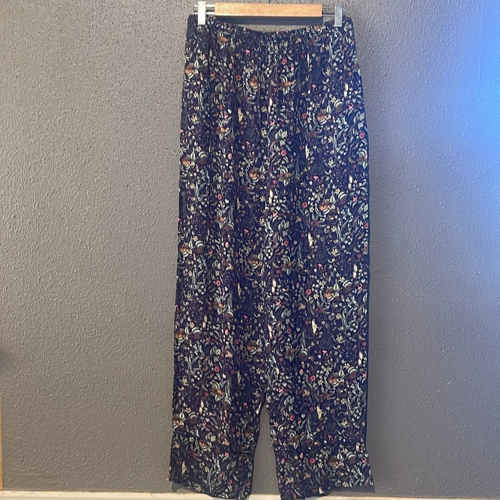 Fable Wolf Garden Pajamas - Picture 12 of 15